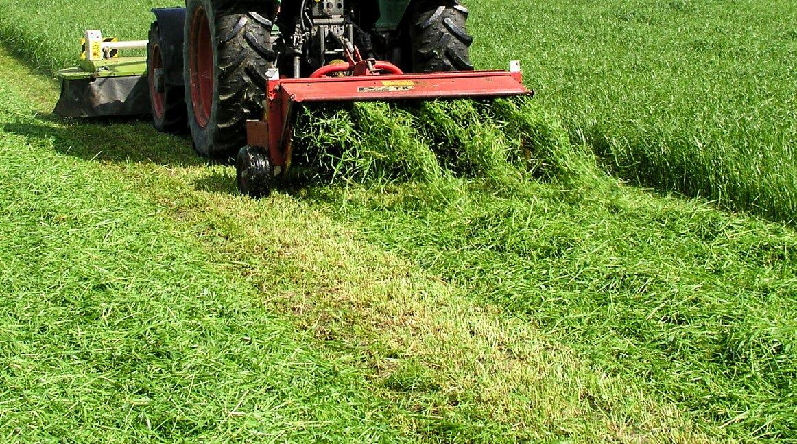 Mit einer Front-Heck-Kombination kann der Soloaufbereiter eingesetzt werden, wenn die Bienen nicht fliegen.&#xA0;
