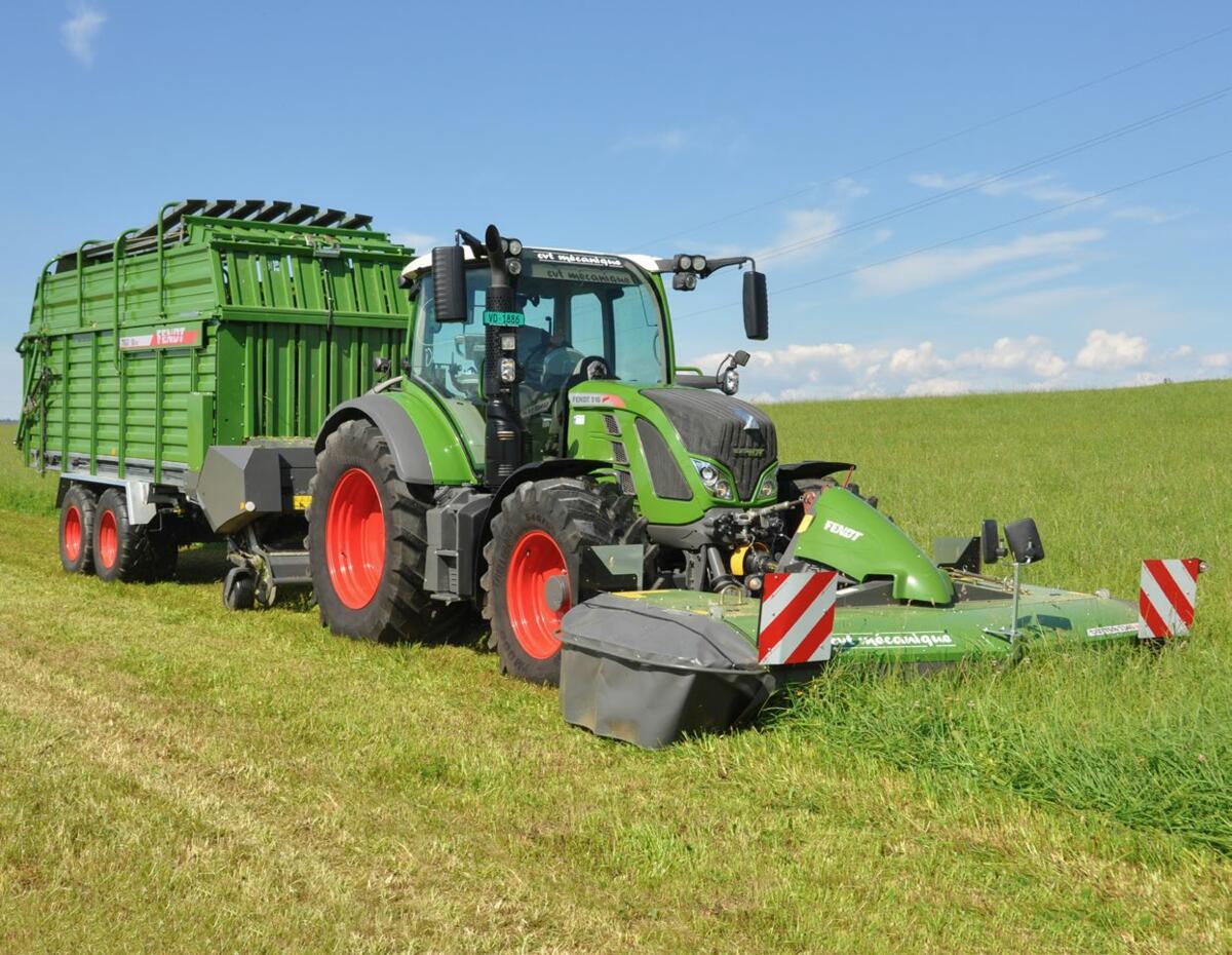 Für die Ernte von Grünfutter hat sich Olivier Duc für ein Trommelmähwerk Cutter 3340 FP entschieden.