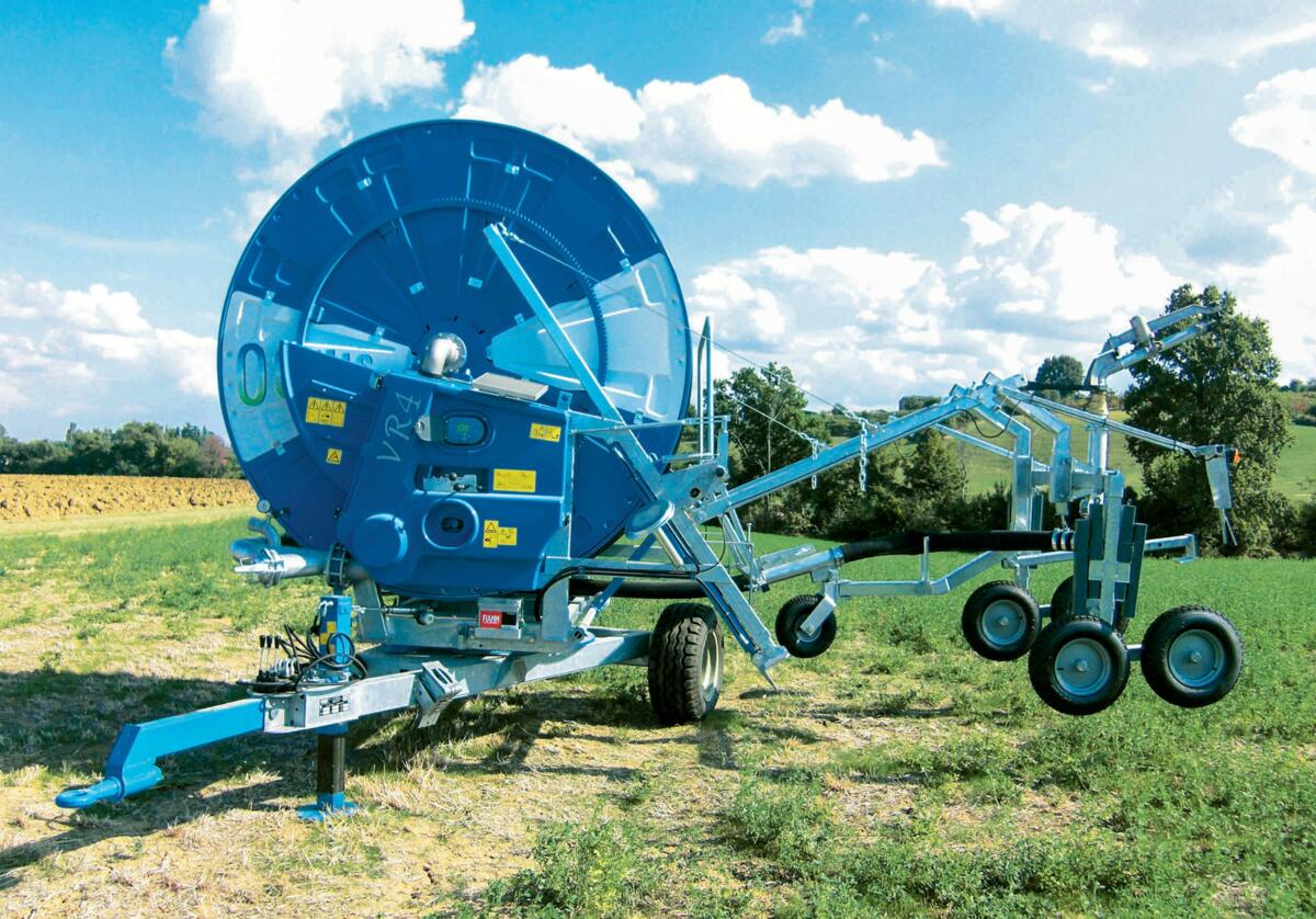 Un arrosage &#xE0; l&#x2019;aide d&#x2019;un enrouleur requiert peu de main-d&#x2019;&#x153;uvre lors de l&#x2019;installation.