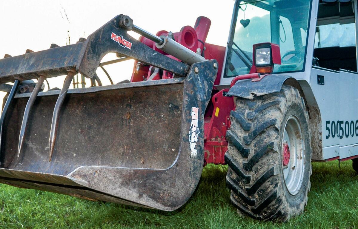 Les man&#x153;uvres avec les machines et les v&#xE9;hicules repr&#xE9;sentent&#xA0;


un risque &#xE9;lev&#xE9; d&#x2019;accident.&#xA0;