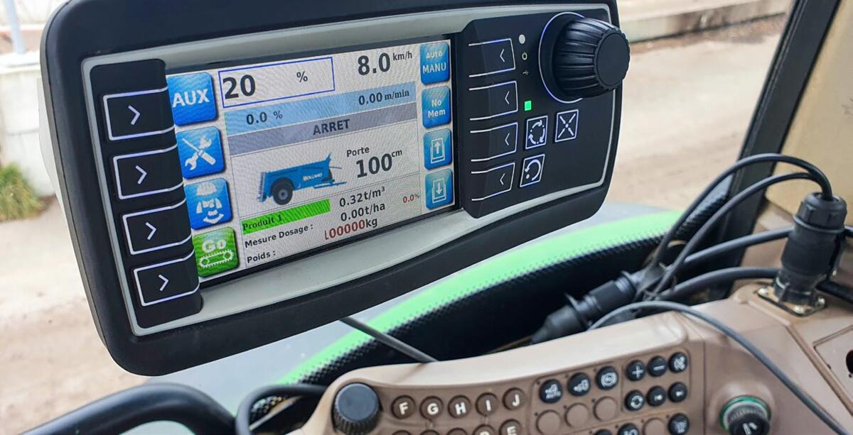 Des courbes et &#xE9;quations pr&#xE9;d&#xE9;finies par type de produit &#xE9;pandu assurent un &#xE9;pandage r&#xE9;gulier.&#xA0;