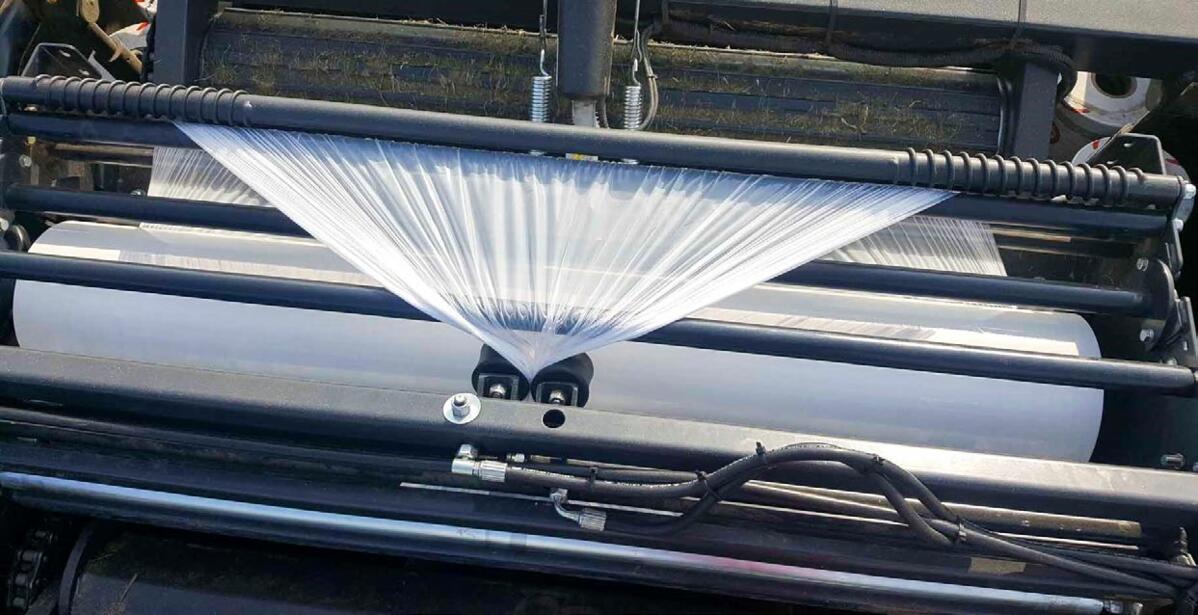 Bei der Zopfbindung wird die Folie vor dem Abschneiden zusammengerafft.