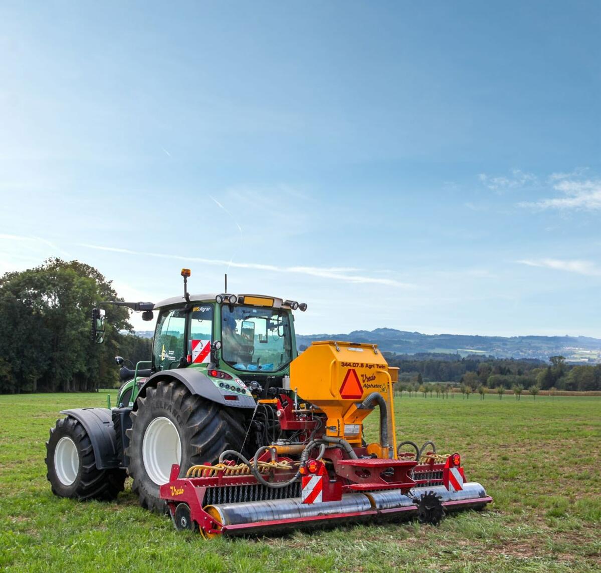 Die S&#xE4;maschinen von Vredo sind mit in V-Form angeordneten
Doppelscheiben ausgestattet.&#xA0;


Das Saatgut wird zwischen den beiden Scheiben
abgele...