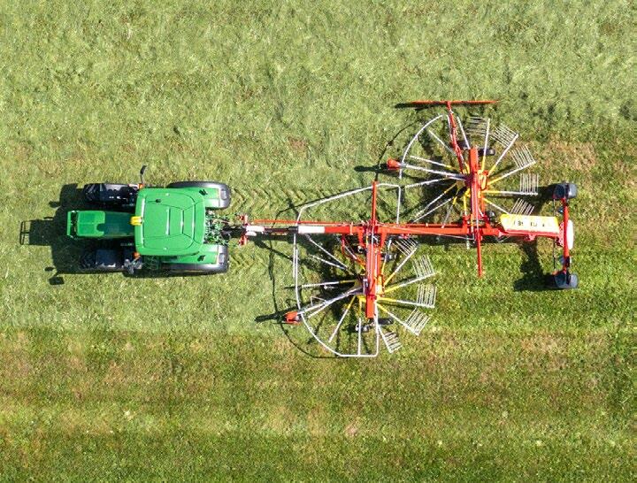 Meilleure adaptation au sol avec l'andaineur Top VT 6820 S 