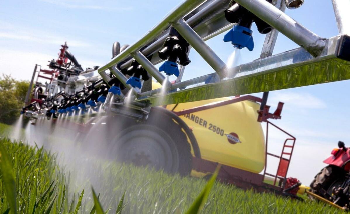 Les grosses gouttes des buses &#xE0; injection d&#x2019;air sont aussi efficaces que les fines gouttelettes et moins sensibles &#xE0; la d&#xE9;rive.&#x...