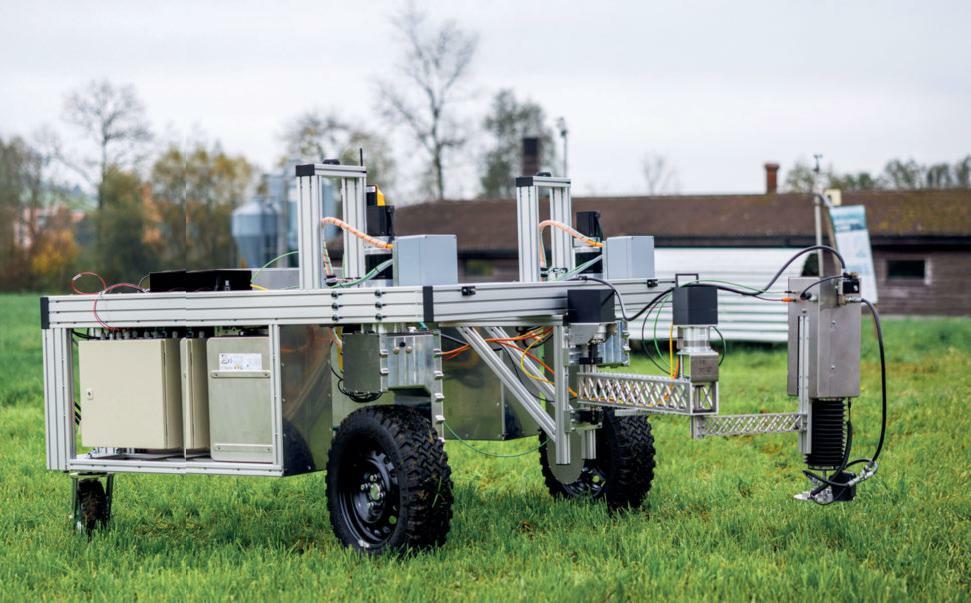 Prototyp der Ostschweizer Fachhochschule für die automatische, biotaugliche Blackenbekämpfung. 