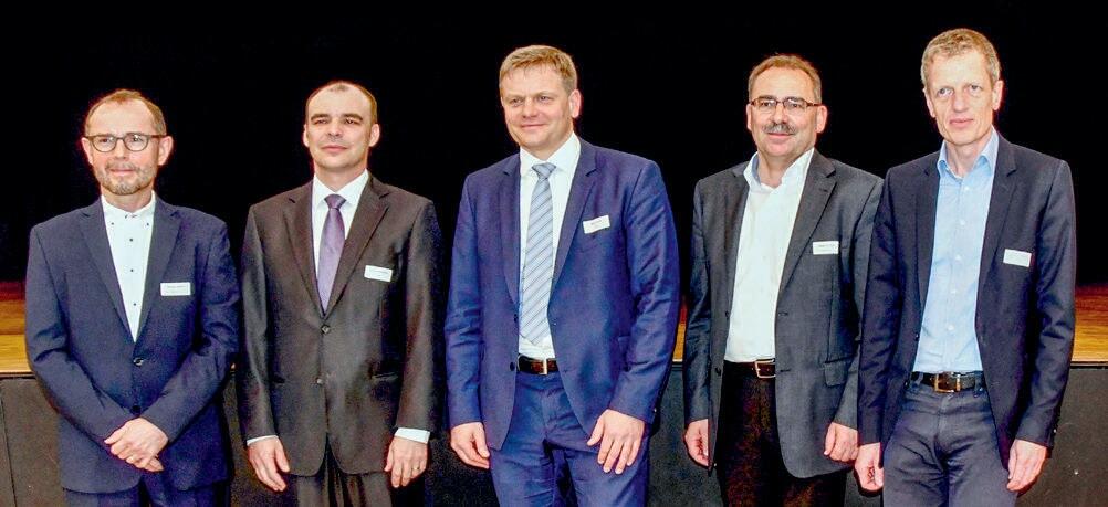 Les conf&#xE9;renciers du Maxi-Event 2018 (de g. &#xE0; dr.): Fortunat Schmid, Pierre-Yves Perrin, Martin Keller, Joseph von Rotz et Hansj&#xF6;rg Reiss...