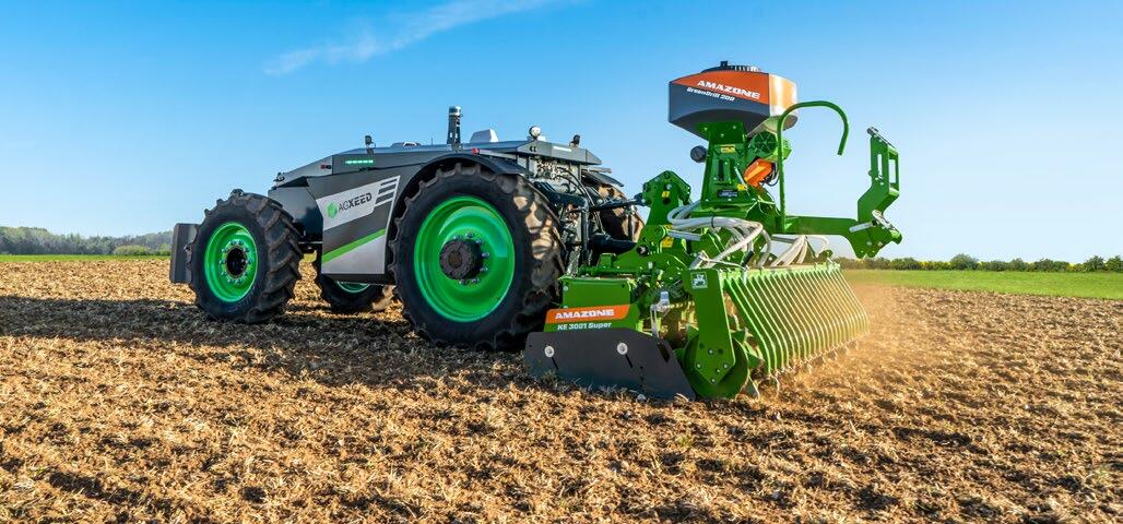 Der autonome Roboter AgBot 75cv im Einsatz. 