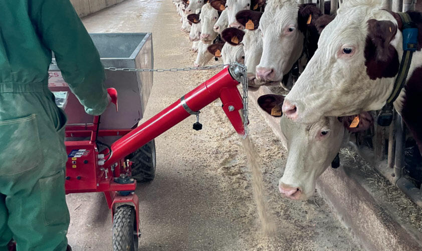 La distribution des aliments &#xE0; la cr&#xE8;che peut &#xEA;tre adapt&#xE9;e &#xE0; chaque animal.&#xA0;