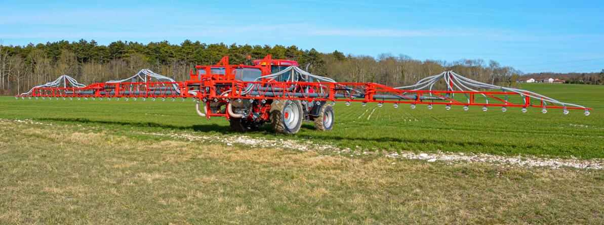 Das Modell Eco-Mulch Precis ist mit einem Gestänge von bis zu 24 m ausgestattet.