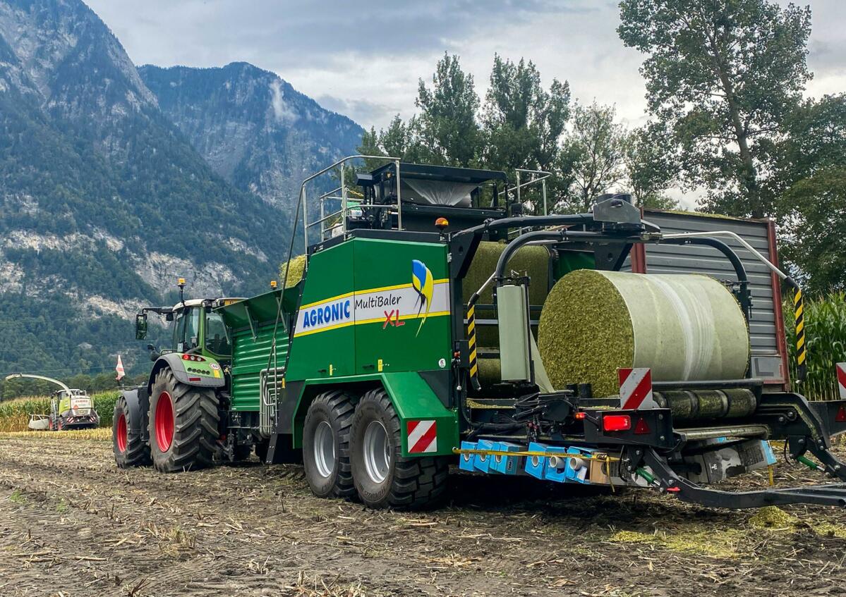 Image de la page pr&#xE9;c&#xE9;dente :La presse Multibaler XL de Knoll est principalement pr&#xE9;vue pour une utilisation au champ.&#xA0;