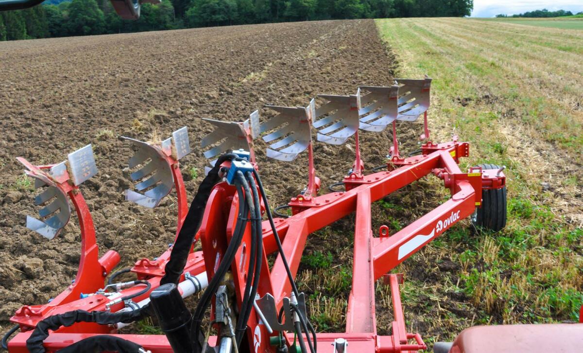 La charrue déchaumeuse sert en premier lieu à lutter contre les adventices dans les procédés de travail du sol simplifié ou en...