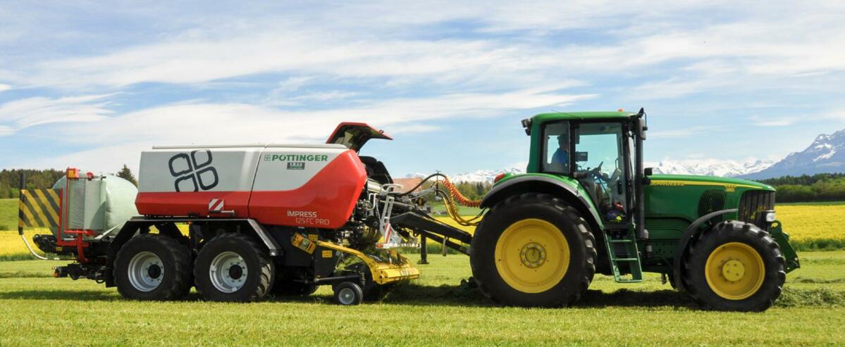 Le liage par film combin&#xE9; &#xE0; la coupe courte est id&#xE9;al pour r&#xE9;aliser des balles compactes et bien form&#xE9;es.