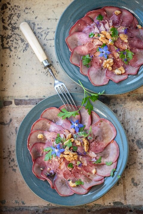 Carpaccio vom Kalbszüngli mit Senf-Honig-Vinaigrette