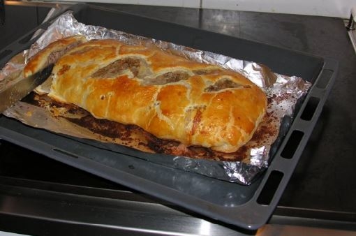 Hackbraten im Blätterteig
