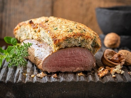 Hirschentrecôte mit Baumnusskruste - UFA-Revue