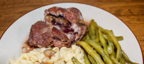 Schweinshalssteak mit Zwetschgenfüllung