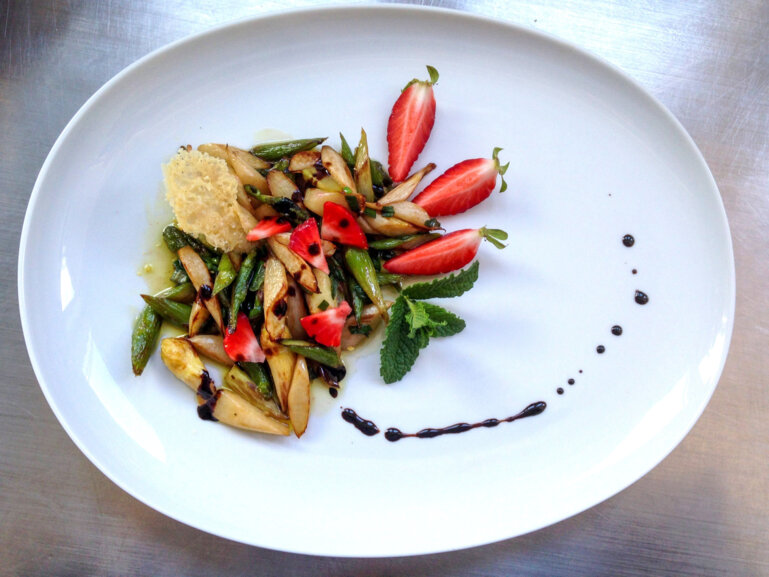 lauwarmer Spargelsalat