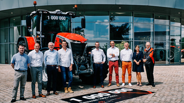 1 000 000 tractor - Mr Aubrée and MF Management comittee