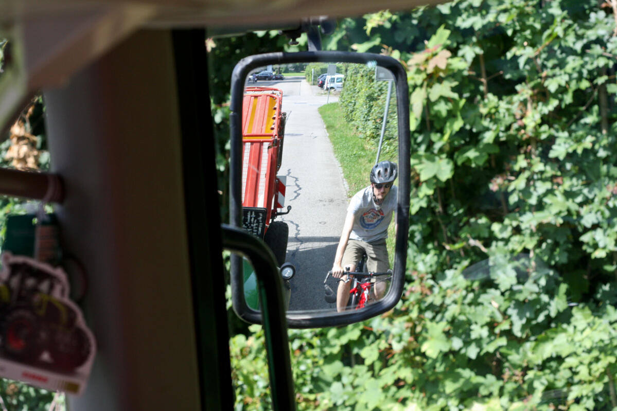 Vélos avec assistance - peu visibles et rapidement là 