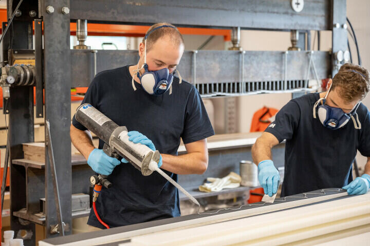 Le Prix Montagne 2021 a été décerné à la manufacture de skis Timbaer à Appenzell. Les skis de qualité, fabriqués à la main avec un noyau en bois sont bi...