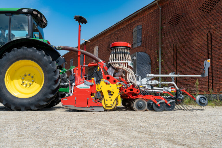 AEROSEM_F_3000_DD_AMICO_F_LION_3040_CLASSIC_JohnDeere_4525_