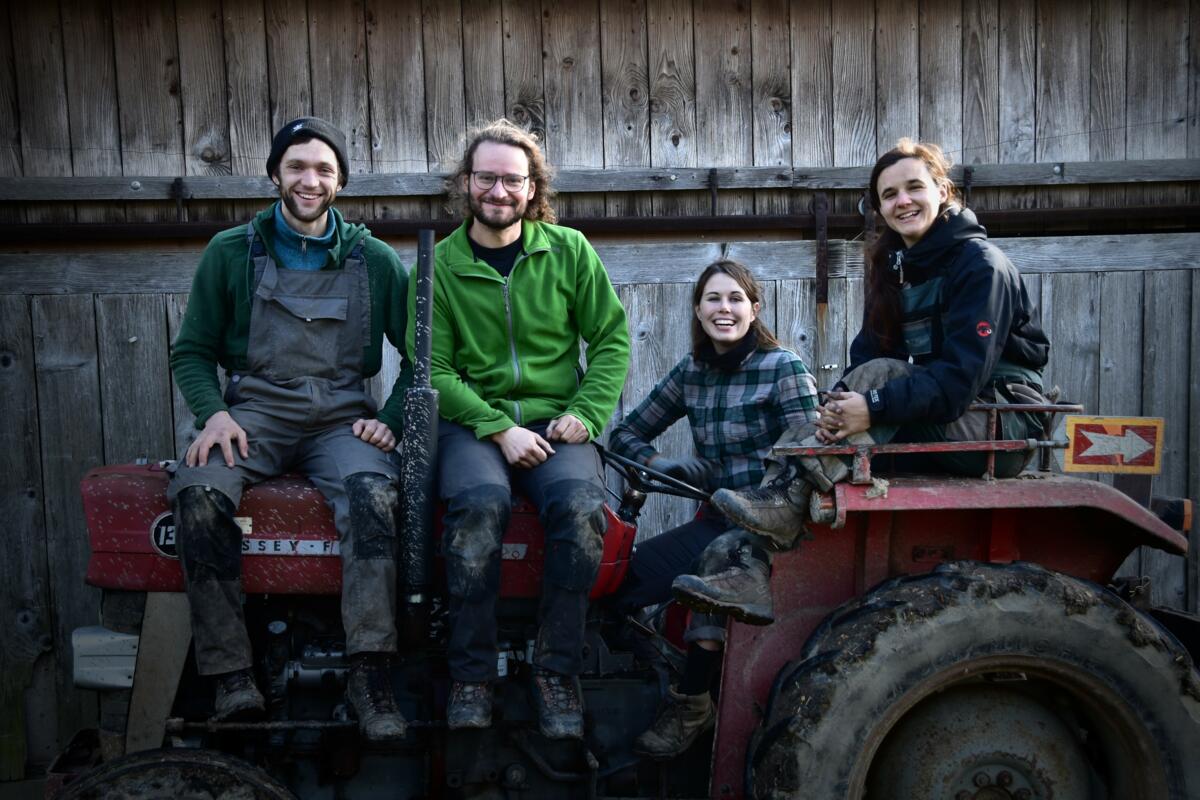 La diversité caractérise la Ferme Chautems – aussi bien aux champs que dans la conduite de l’exploitation par une équipe de quatre personnes (de g. à dr...