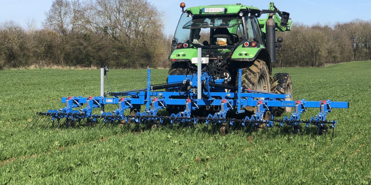 Nouvelle bineuse à céréales Carré Klinea grande largeur