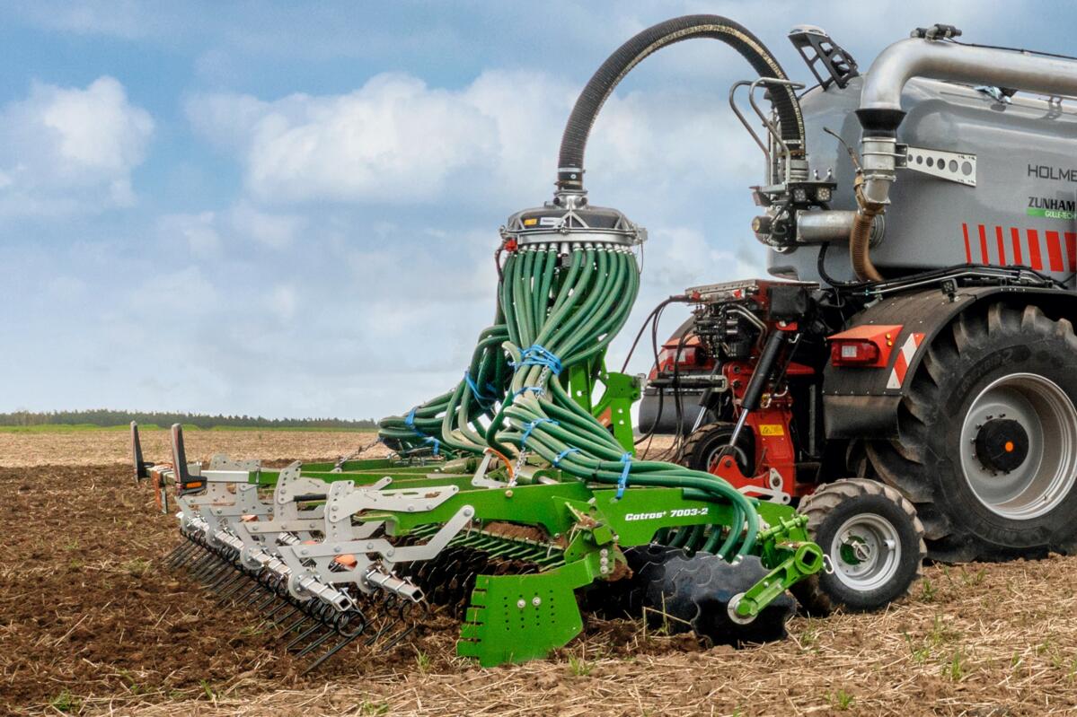 Ab Werk montierter Gülleverteiler auf der Catros pro