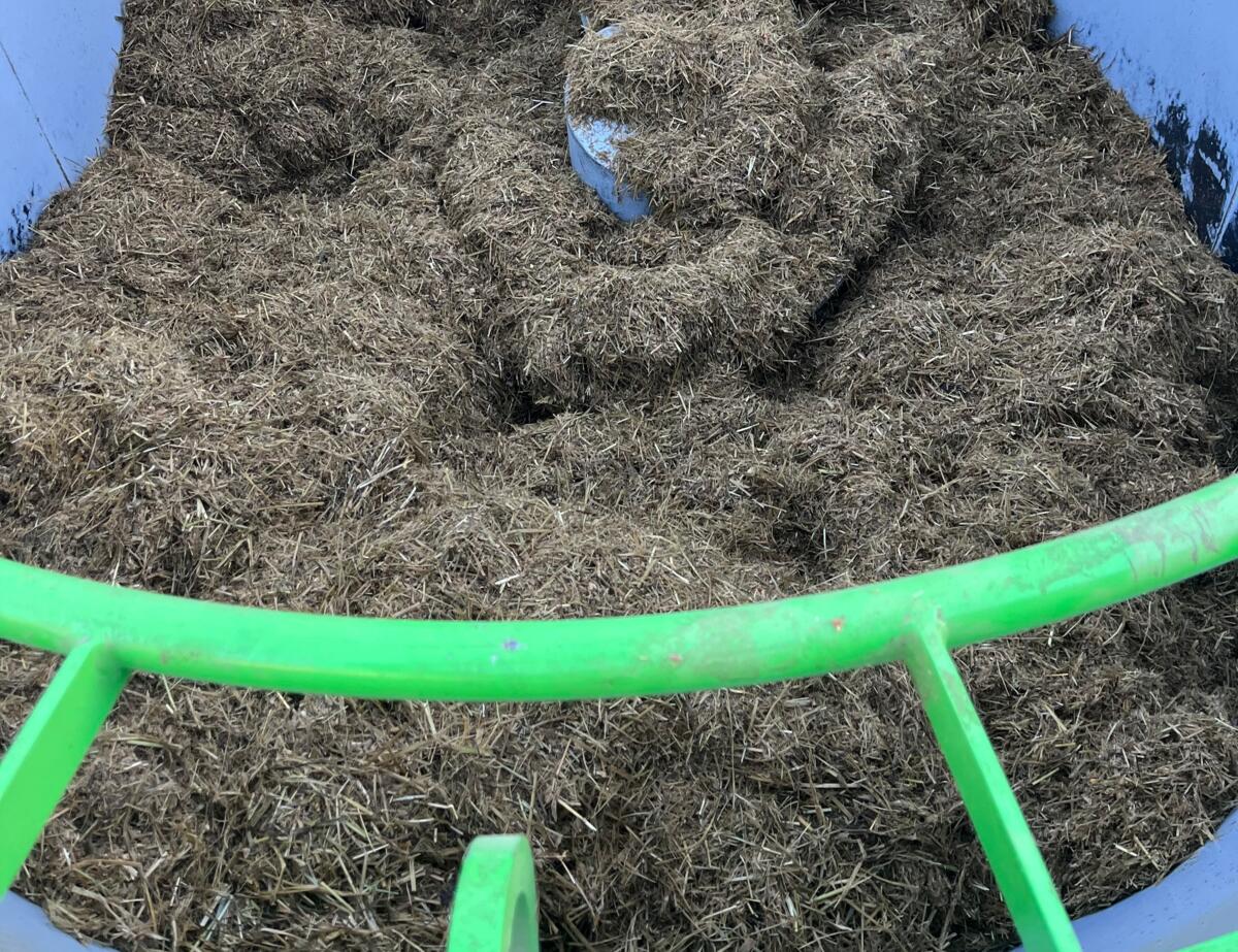 Futtermischwagen und Einstreutechnik von Cernin 