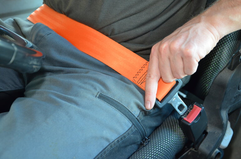 D_MA1_Sicherheit_Gurte