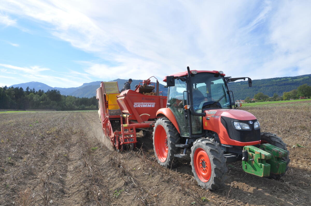 En association avec son père, Michaël Perrier cultive à Orges VD un domaine de 55 hectares de grandes cultures et 15 hectares d’herbage sans assistance...