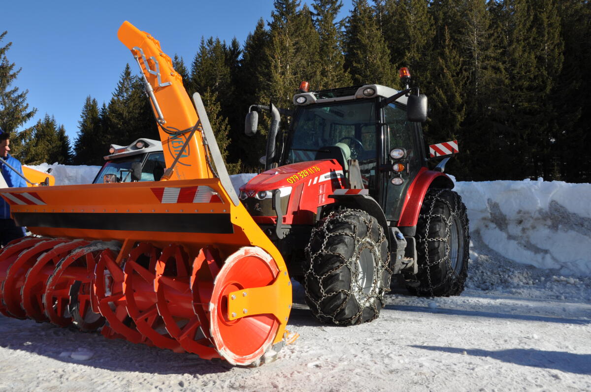 Service hivernal en tracteur
