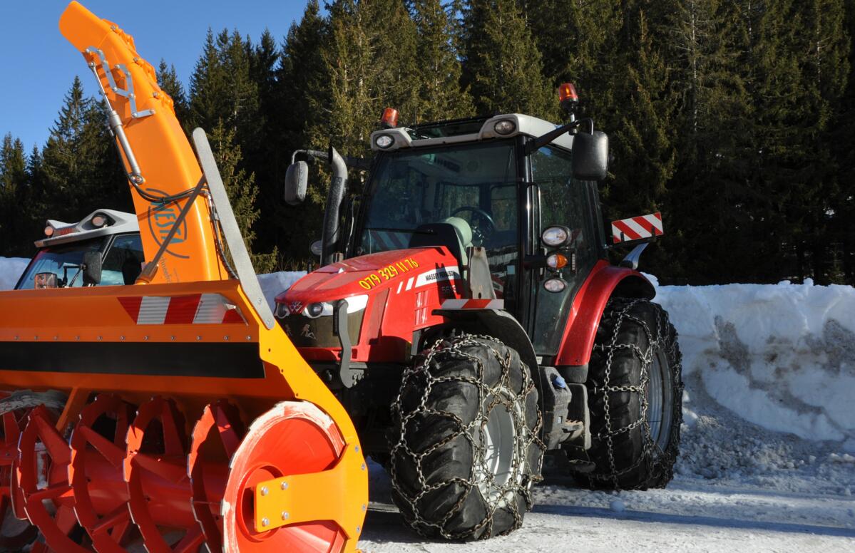 Landwirtschaftsfahrzeuge im Winterdienst