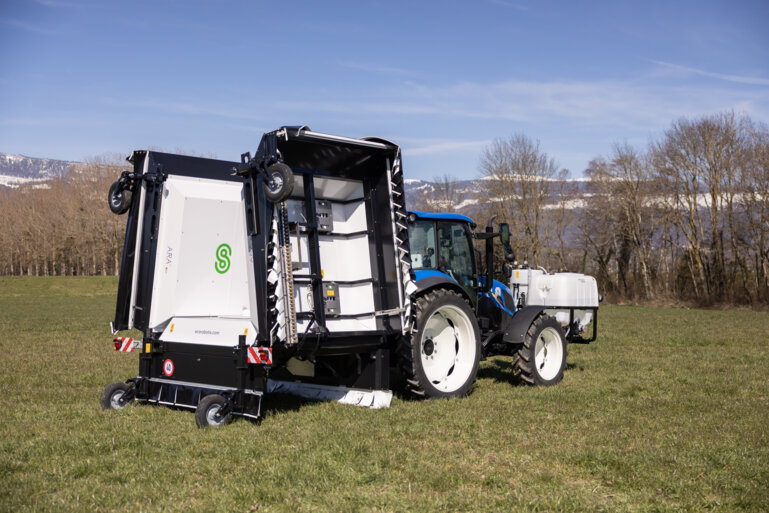 ecorobotix_ARAsprayer_©Zingaro_photography (47)