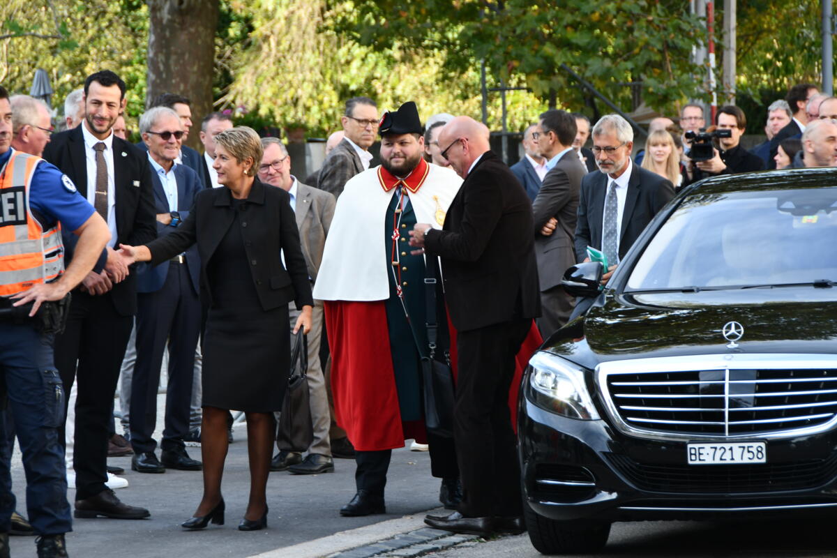 Karin Keller-Sutter trifft zur Eröffnungsfeier ein