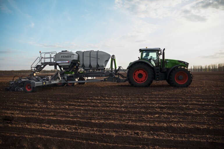 Fendt_Momentum_76172