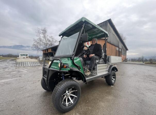 Hans Sturzenegger a remporté un véhicule électrique «HDK Express Work» lors du concours know-how de la Revue UFA.