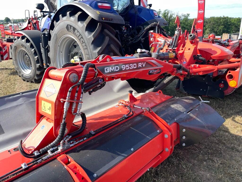 Faucheuse avec groupeur à vis GMD 9530 RV