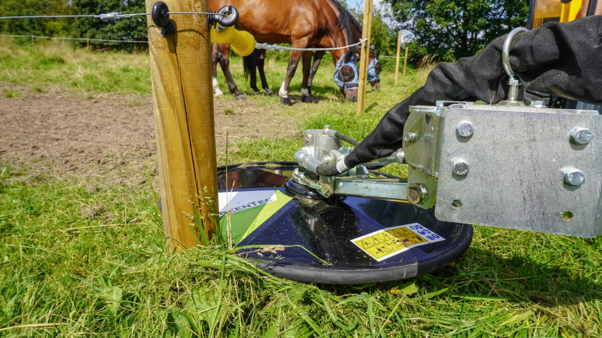 Nouveau broyeur sous clôture hydraulique RI 82