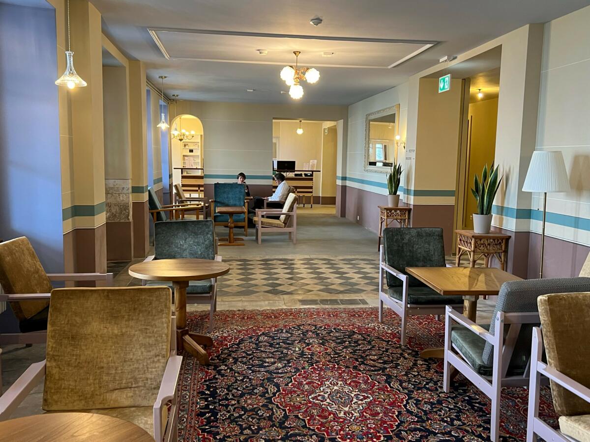 Après plus de 3 années de travaux de rénovation et de transformation, le Grand Hôtel du Cervin à St-Luc a été inauguré en 2022. L’Aide suisse à la monta...