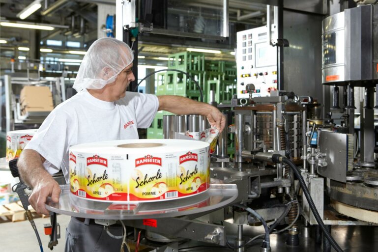 Idriz Mustafi, Produktionsmitarbeiter bei RAMSEIER Suisse am Standort Sursee_preview