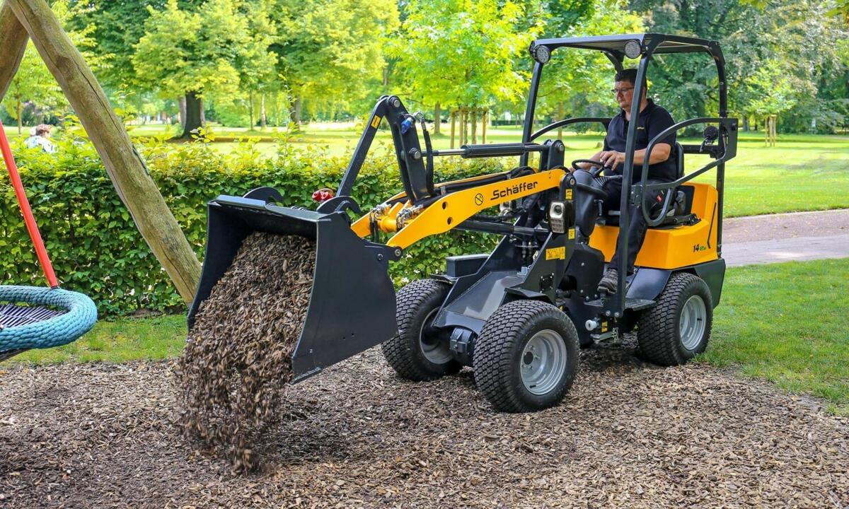 Schäffer 14e: Kompakter Multifunktionslader