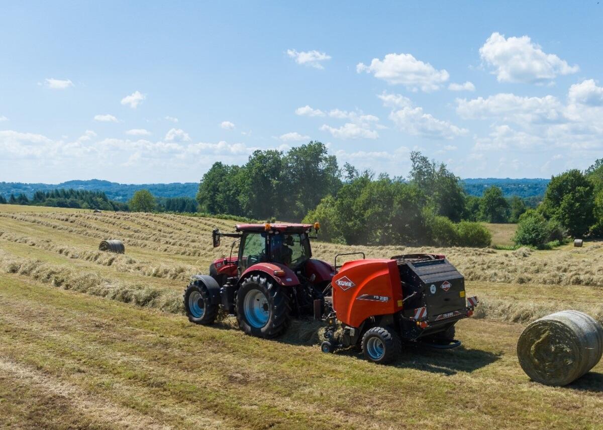 Neue Rundballenpresse Kuhn FB 3125 