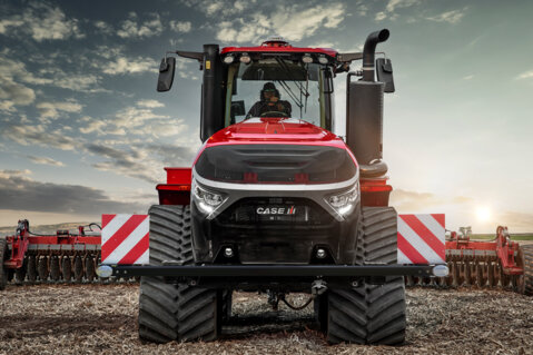 Innovative design takes Quadtrac 715 to twin Red Dot award w_696972