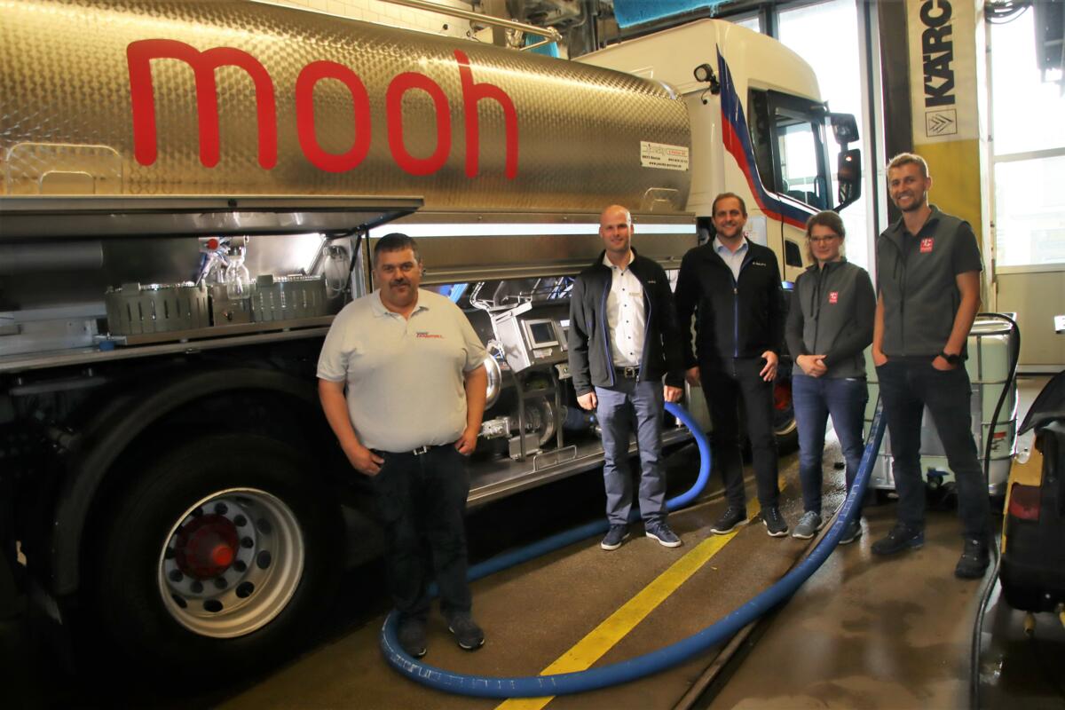 Transporteur Willy Vogt, Thomas Lipp und Lukas Emmenegger (Delaval),  Ramona Ammann  und Andreas Zweifel (MOOH).