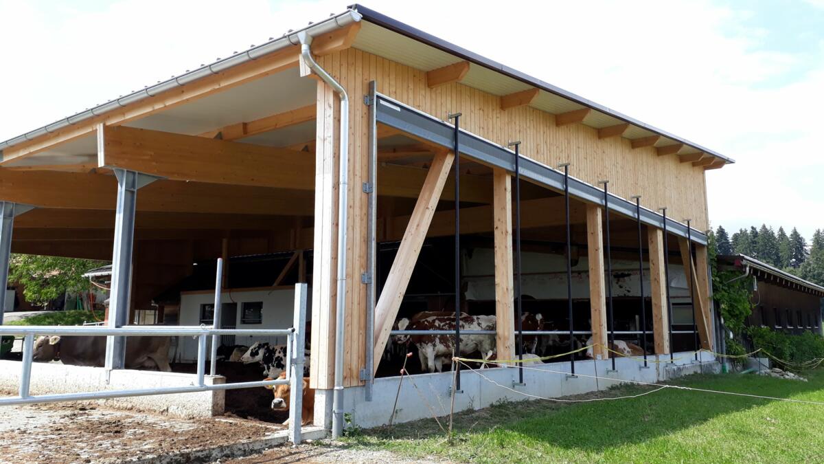 Der Kompostierstall von Patrick Theiler in Winikon (LU) ist eines der vom AKS unterstützten Projekte.