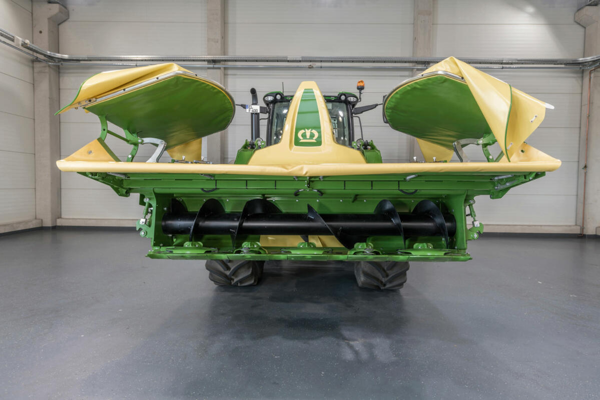 EasyCut F 400 Fold und EasyCut 400 CR mit vier Metern Arbeitsbreite