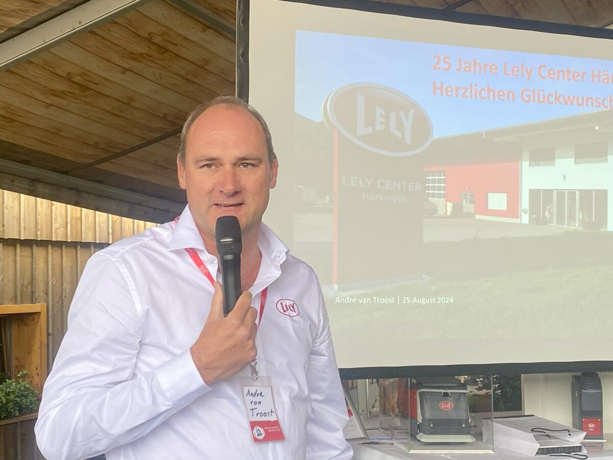 Der CEO von Lely International kam extra von Holland in die Schweiz um an den 25-Jahr-Feierlichkeiten vom Lely Center Härkingen dabei zu sein.