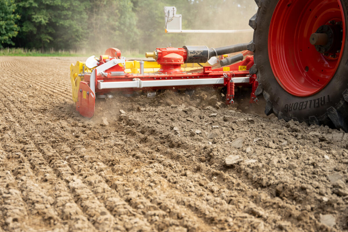 Neu: Lion 1002 C, klappbare Kreiseleggen